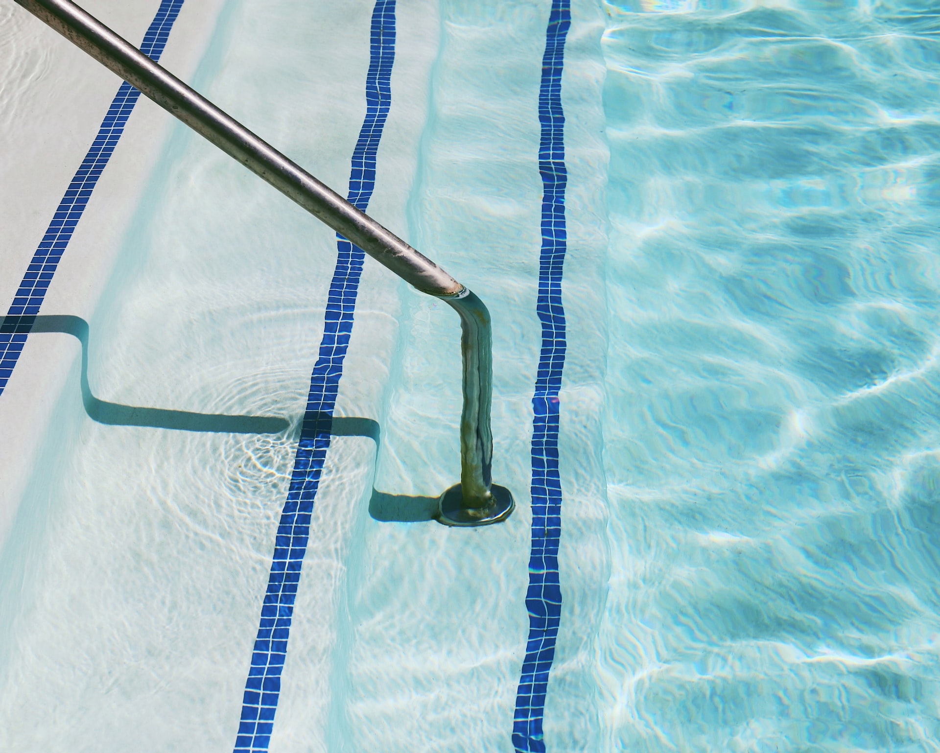 9 Steps to Get Your Outdoor Pool Ready for Winter